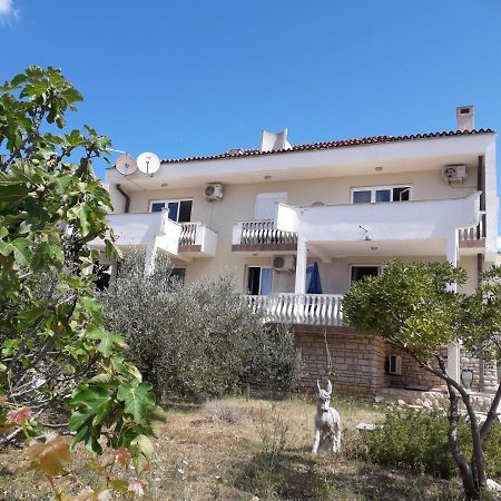 נובליה Apartments Miljenko מראה חיצוני תמונה